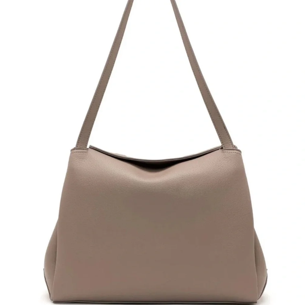 Elegant Burgundy Shoulder Bag - Picture 13 of 16